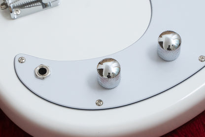 【new】woofy basses / ONE series Woo 4 White