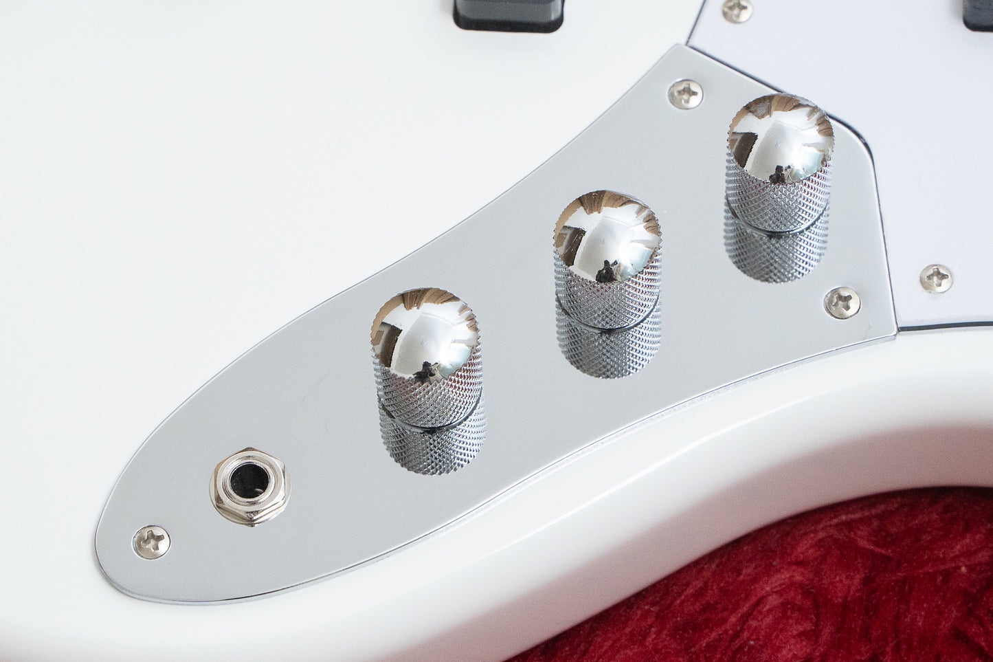【new】woofy basses / ONE series Cavalier 4 White