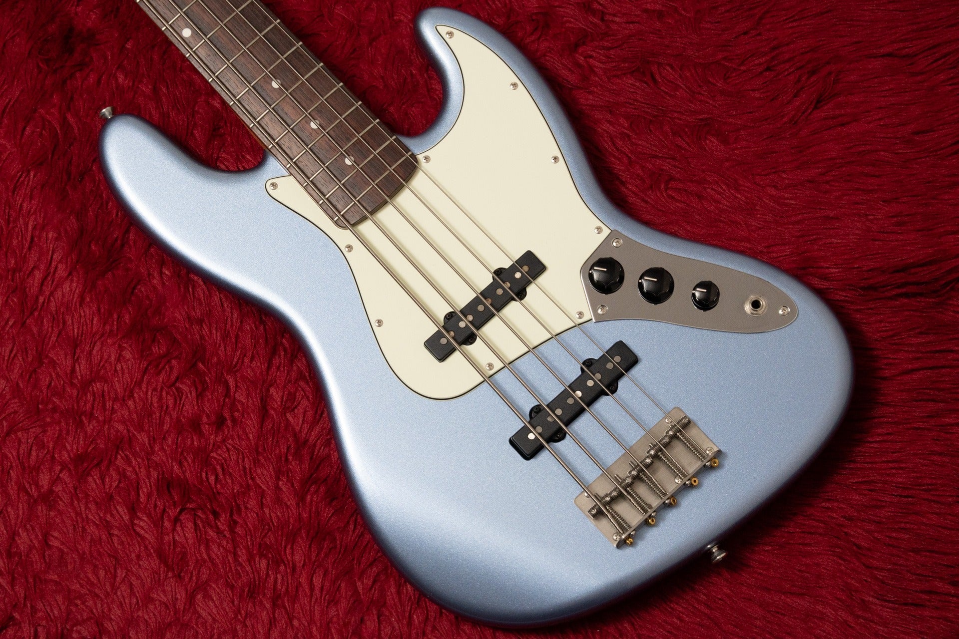 MADE IN JAPAN – Bass Shop Geek IN Box