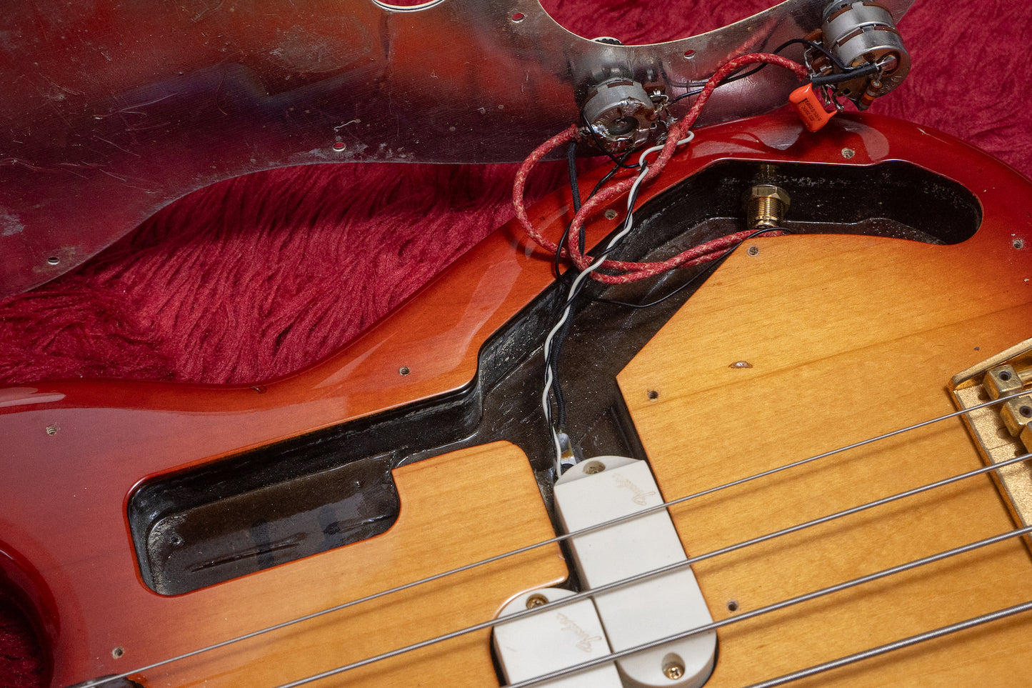 【used】Fender / Gold Elite Precision Bass Passive Mod. 1983 4.160kg #E314654【GIB Yokohama】
