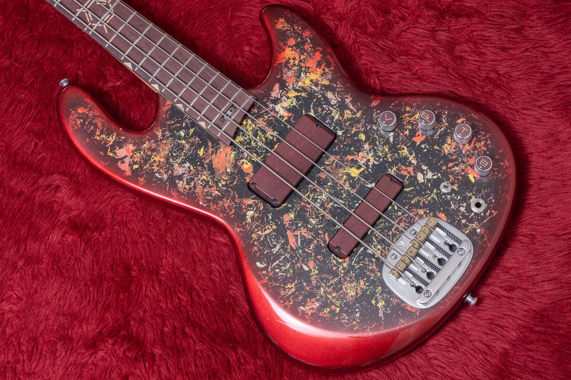 ベース Valiant Guitars TNT-4 WILD FLOWERS used】Valiant Guitars / TNT-4 WILD FLOWERS 2023 3.910kg #T21022