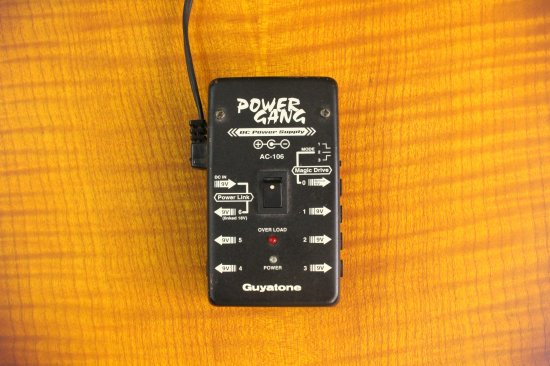 Guyatone's standard power supply.