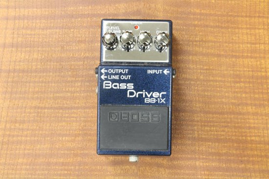 It is also good to use as distortion, and it is good to use as a preamplifier