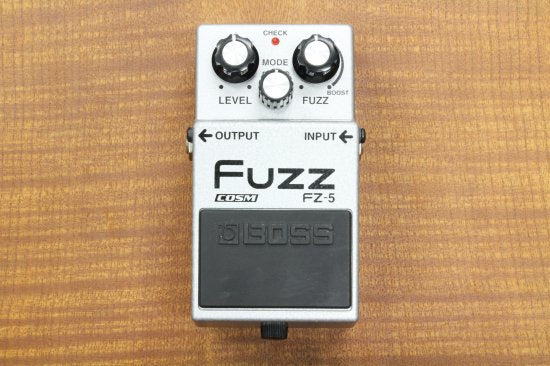 Vintage fuzz sound is reproduced by COSM