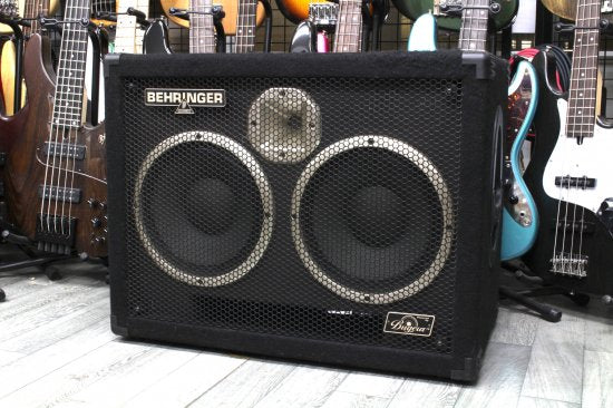 BEHRINGER ULTRABASS BB210 – Bass Shop Geek IN Box