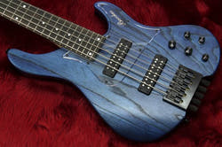 Dark texture is added, and it is characteristic of the sound that resonates lightly