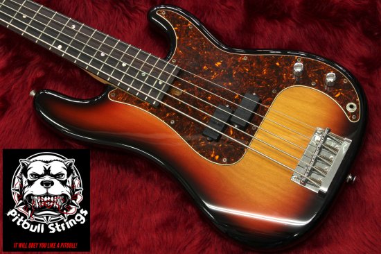 Versatile, one attractive pocket that has a nostalgic depth