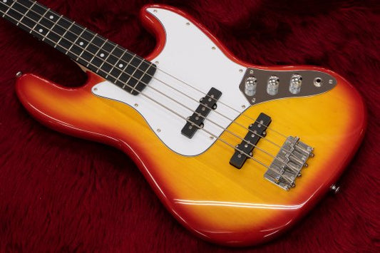 Provides useful things for all bassists.