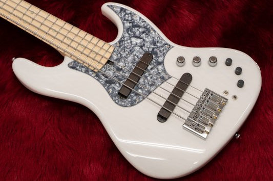 The XJ series is highly rated highly in studio workers as a line of Japanese manufacturing