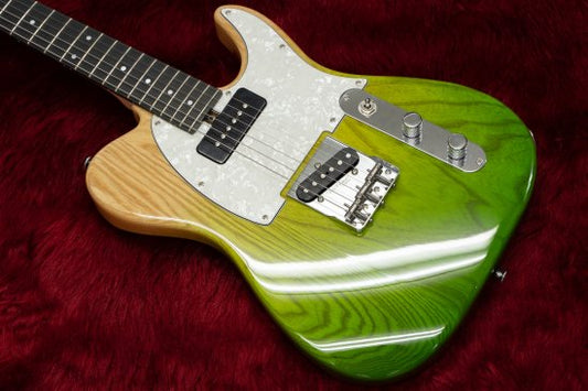 Modern guitar that achieves high performance and powerful sound