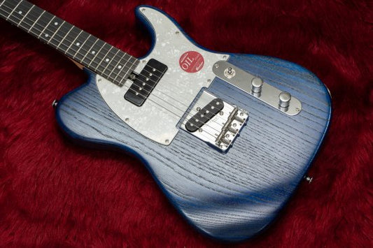 Modern guitar that achieves high performance and powerful sound