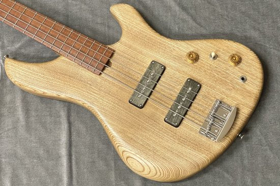 This model is more modern arrangement with a jazz base motif, OVE