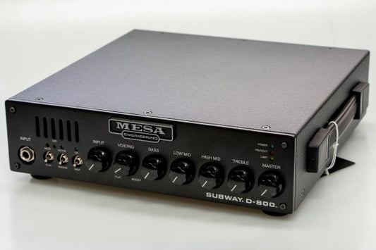 D-class amplifier with a large output of up to 8 W