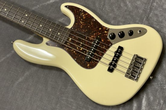 [USED] Fender USA American Professional Jazz Bass V Olympic White # US17005625 4.42 kg [Hyogo store]