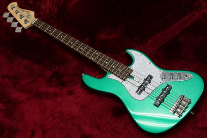 It is easy to play, no sound is bad