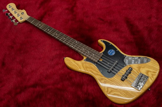 I would like to try a fieldist bassist