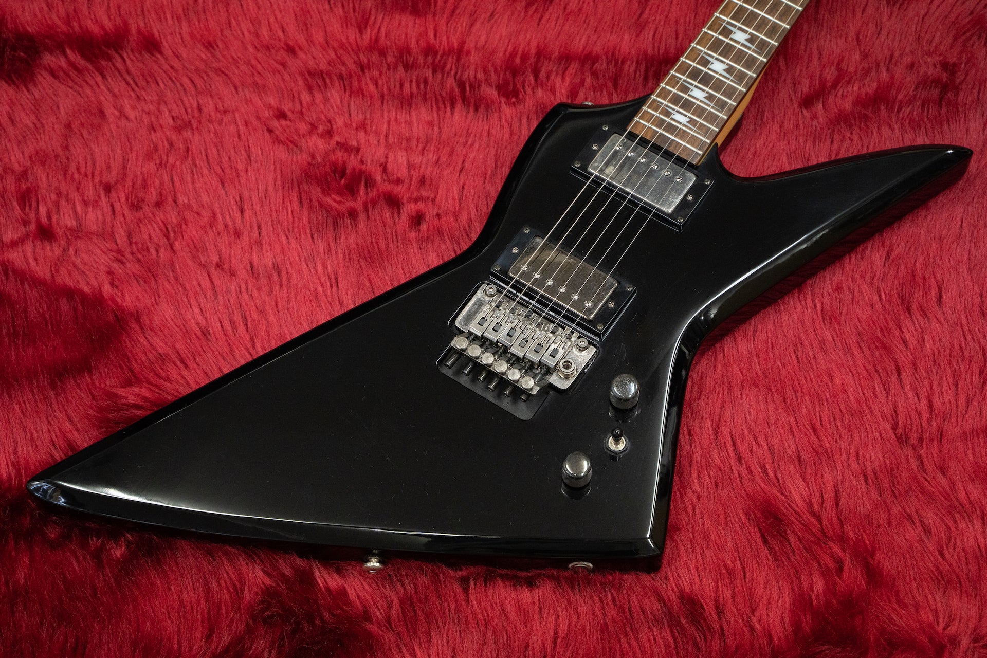 Aria Pro II ZZ Deluxe Electric Guitar Explorer JAPAN 1983