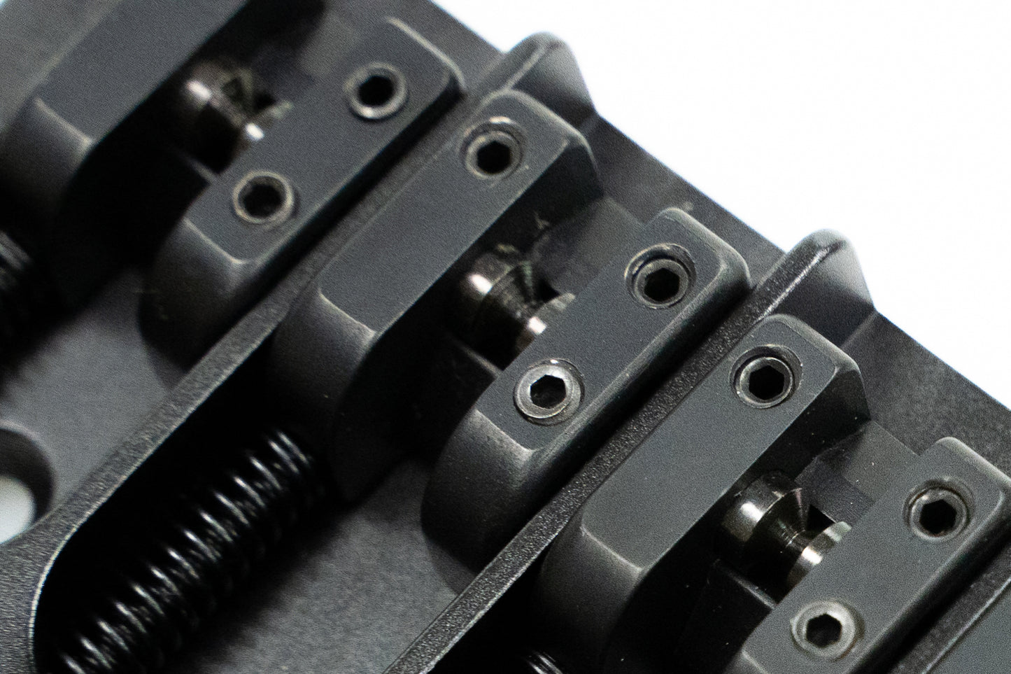 [new] HIPSHOT / Bass Bridge A style Black 18mm 6 Strings Aluminum [yokohama store]